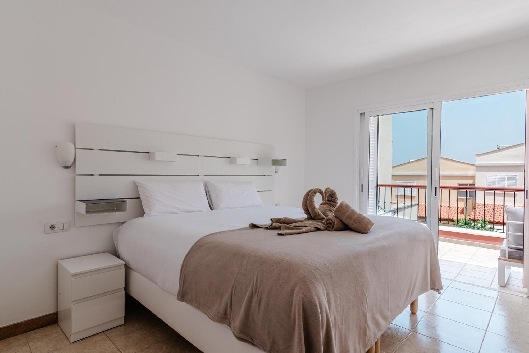 Villa Comfortable 4-bedroom With Private Gardens *
